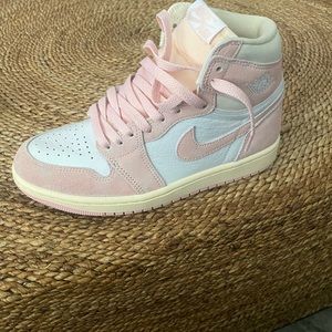 Women’s Air Jordan Retro 1 powder pink suede and white leather